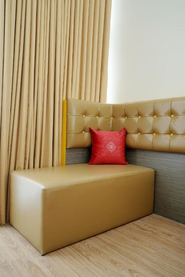 Отель Ramada By Wyndham Yogyakarta Слеман Экстерьер фото