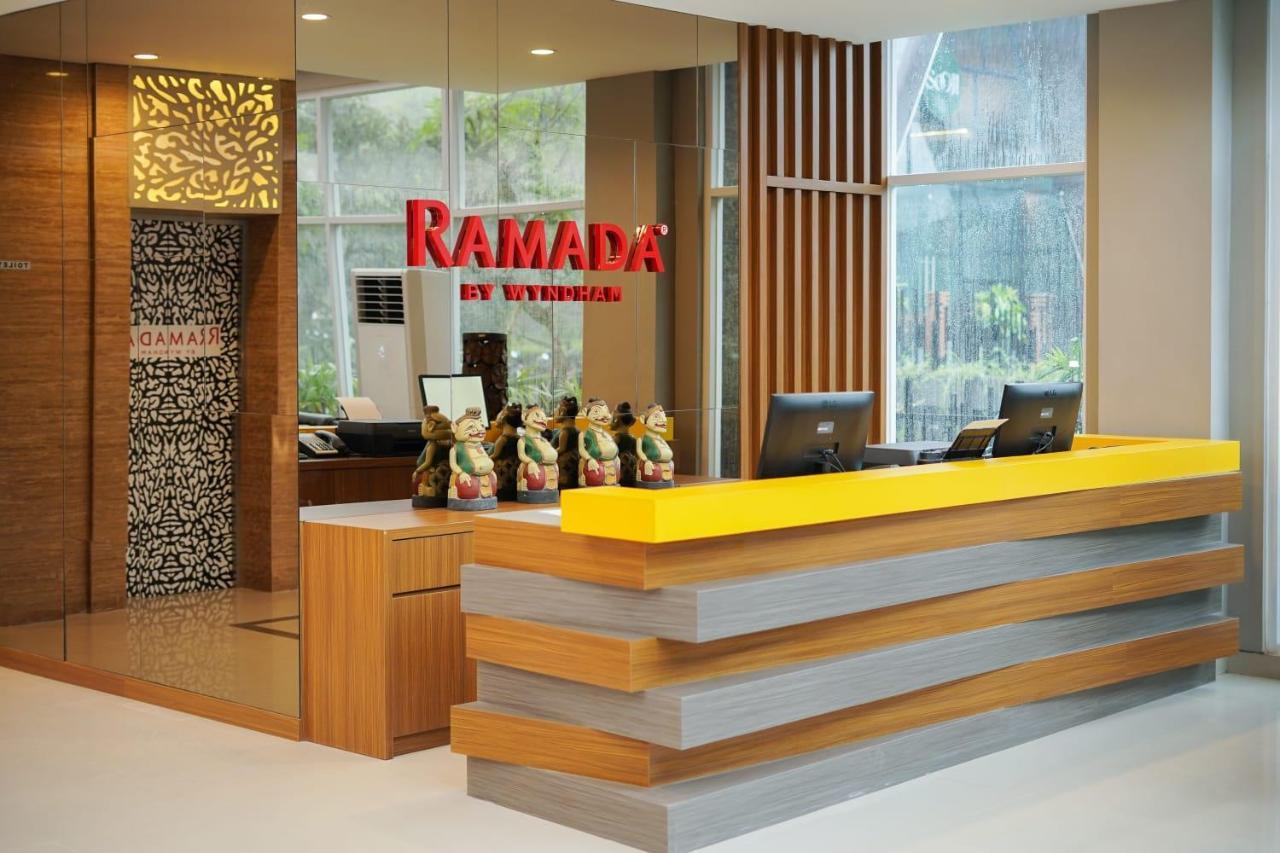 Отель Ramada By Wyndham Yogyakarta Слеман Экстерьер фото