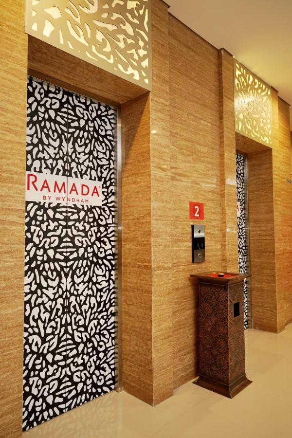 Отель Ramada By Wyndham Yogyakarta Слеман Экстерьер фото